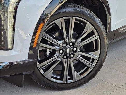 New 2026 Cadillac Optiq Sport 2 w/ LPO, Floor Liner Package AWD/4WD image 7