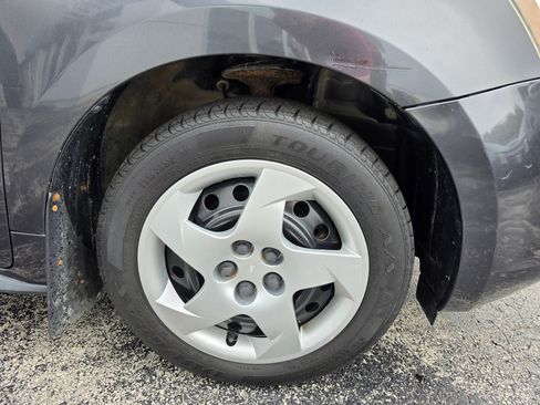 Used 2009 Pontiac Vibe w/ Preferred Package FWD image 13