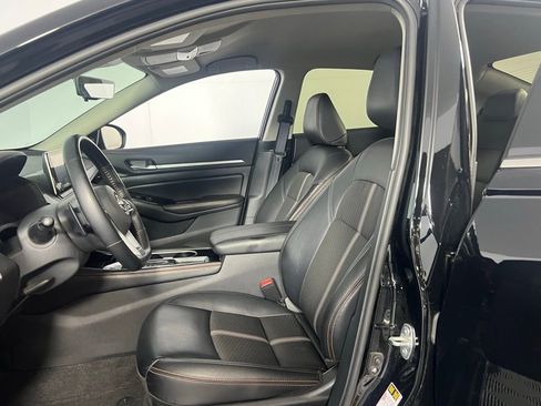 Used 2025 Nissan Altima 2.5 SR image 19