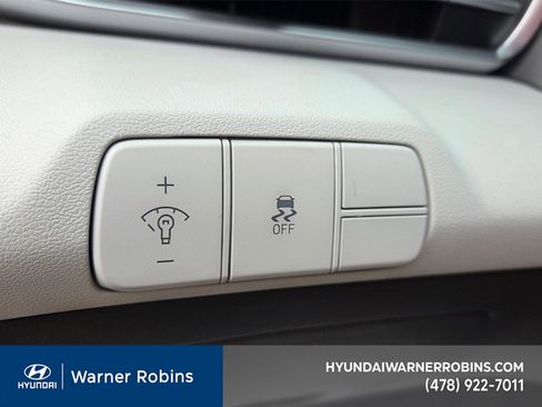 New 2026 Hyundai Elantra Limited image 27