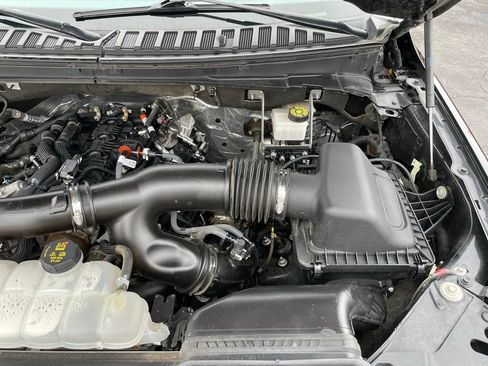 Used 2024 Ford Expedition XLT AWD/4WD image 44