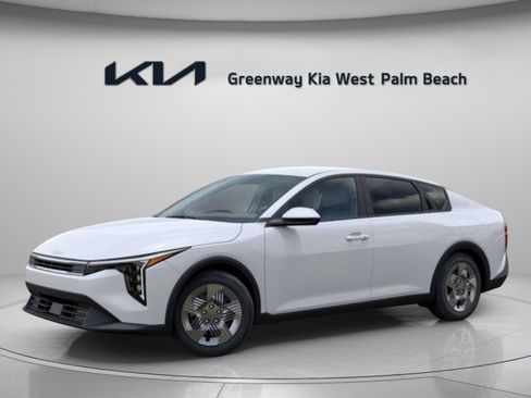 New 2026 Kia K4 LX image 4