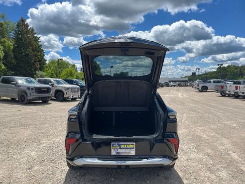 Used 2025 Buick Envista Avenir FWD image 11