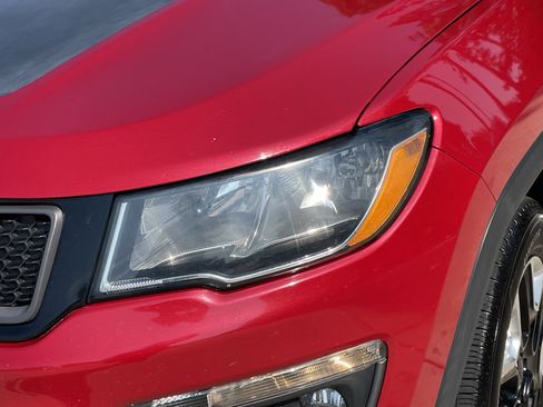 Used 2018 Jeep Compass Trailhawk w/ Popular Equipment Group AWD/4WD image 5
