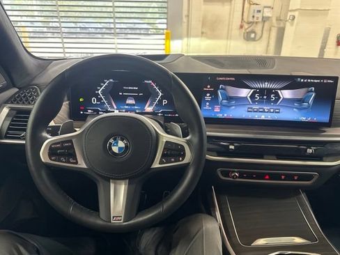 Used 2025 BMW X7 xDrive40i w/ M Sport Package AWD/4WD image 11