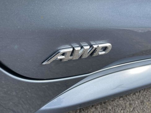 Used 2024 Toyota Corolla LE AWD/4WD image 8