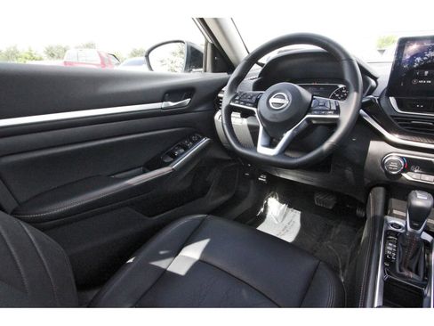 Certified 2025 Nissan Altima 2.5 SR w/ SR Premium Package FWD image 10