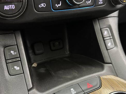 Used 2017 GMC Acadia SLE image 12