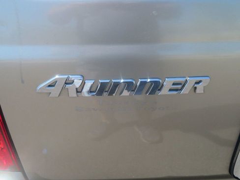 Used 2002 Toyota 4Runner SR5 image 14