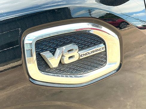 Used 2017 Nissan Titan SV RWD image 4