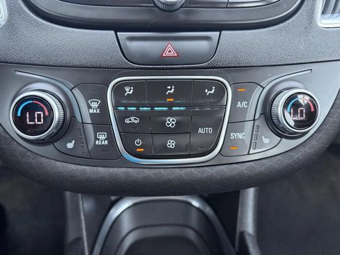 Used 2019 Chevrolet Malibu LT FWD image 20