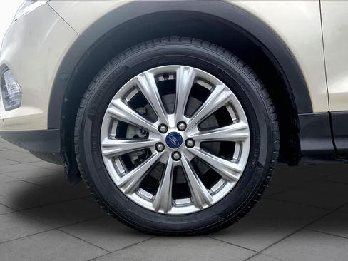 Certified 2018 Ford Escape SE w/ Ford Safe & Smart Package AWD/4WD image 11