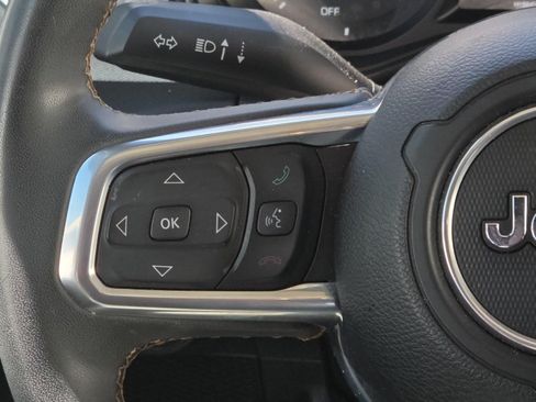 Used 2024 Jeep Wrangler Unlimited Sahara AWD/4WD image 19