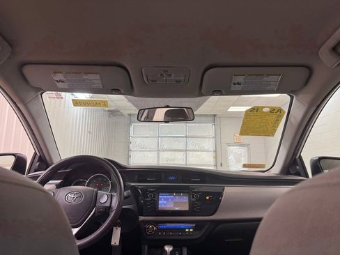 Used 2014 Toyota Corolla LE image 17