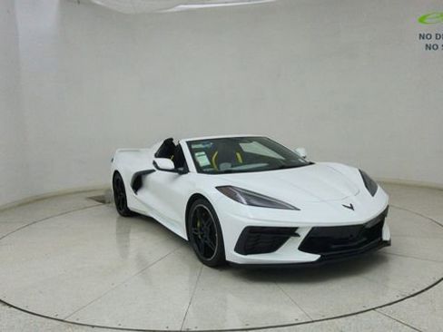 Used 2022 Chevrolet Corvette Stingray Premium Conv w/ Z51 Performance Package RWD image 60