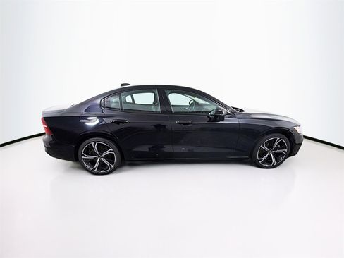 Used 2024 Volvo S60 B5 Plus image 8