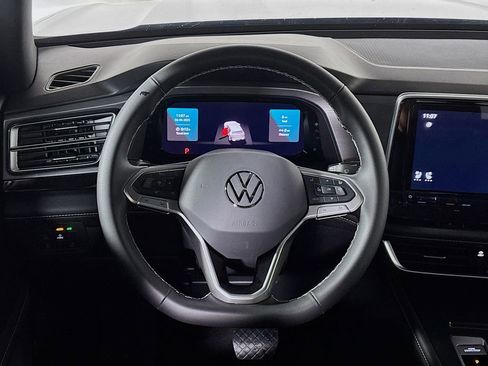 New 2025 Volkswagen Atlas Cross Sport SE image 13