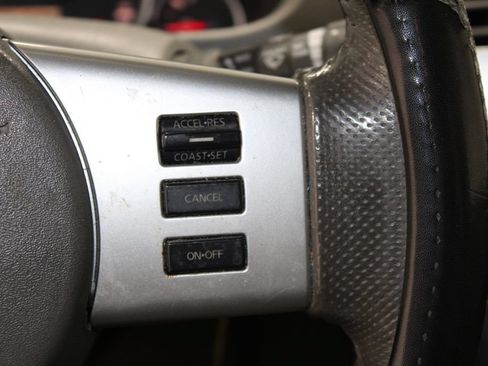 Used 2014 Nissan Frontier SL w/ SL Moonroof Package RWD image 18