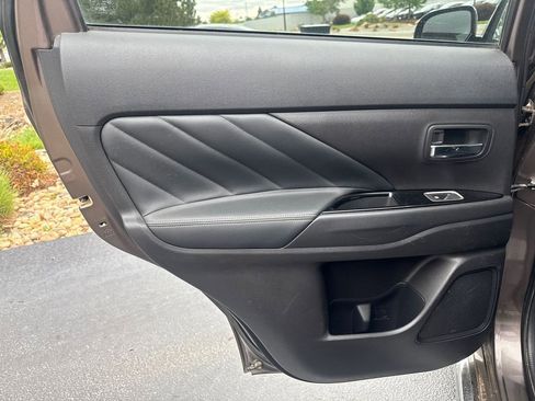 Used 2018 Mitsubishi Outlander GT AWD/4WD image 59