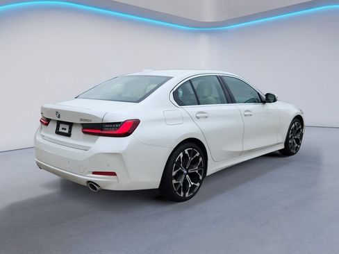Used 2026 BMW 330i xDrive Sedan w/ Premium Package AWD/4WD image 4