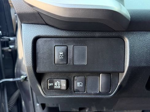 Certified 2021 Toyota Tacoma SR5 AWD/4WD image 14