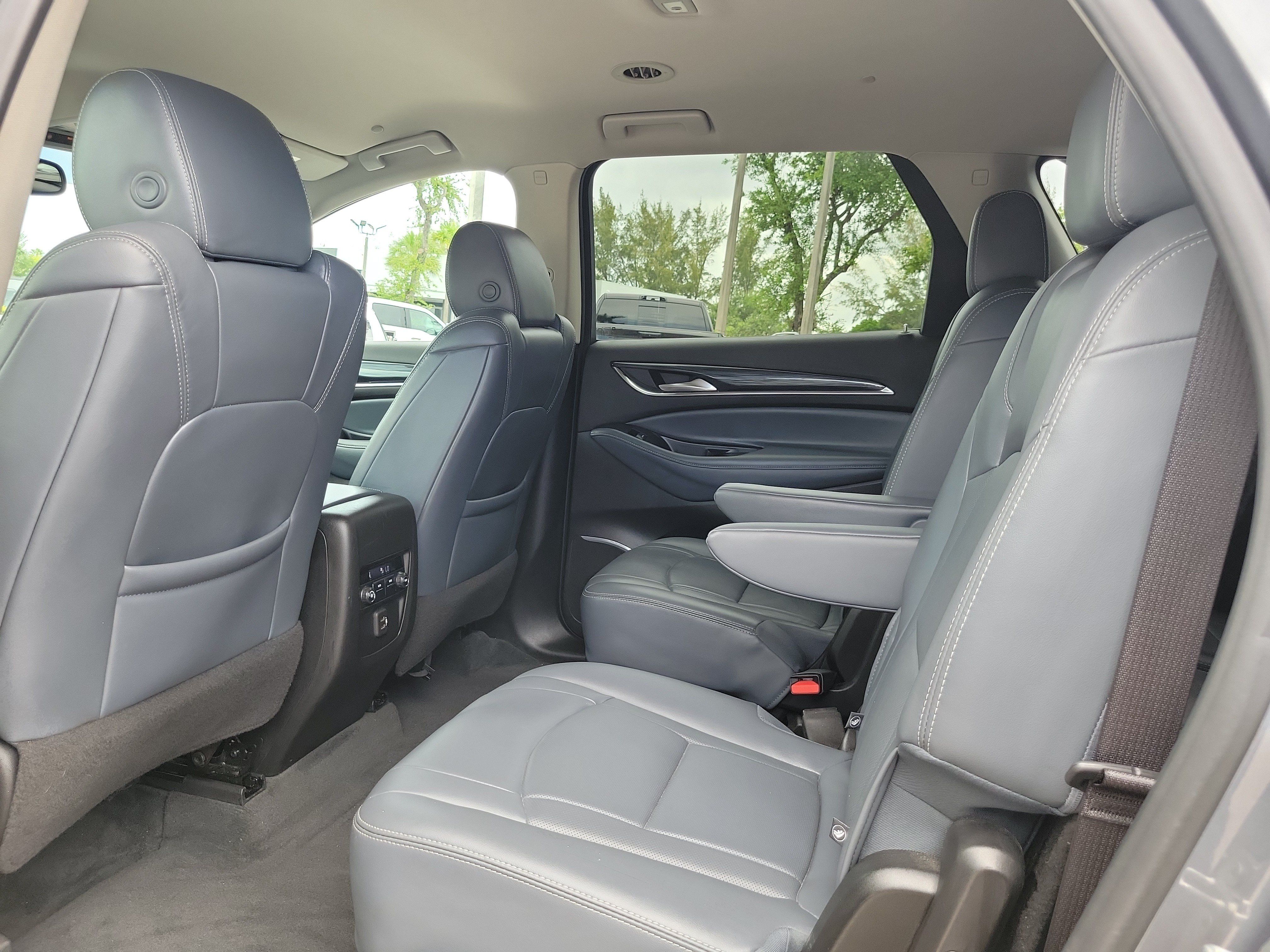 Used 2021 Buick Enclave Essence FWD image 13