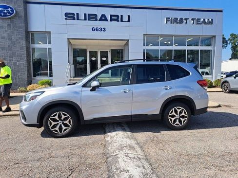 Used 2021 Subaru Forester Premium AWD/4WD image 3