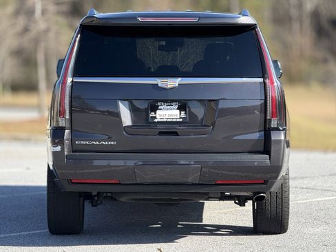 Used 2017 Cadillac Escalade Premium Luxury image 5