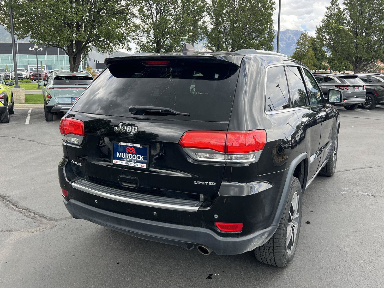 Used 2017 Jeep Grand Cherokee Limited AWD/4WD image 16