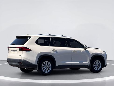 Used 2024 Toyota Grand Highlander FWD image 4