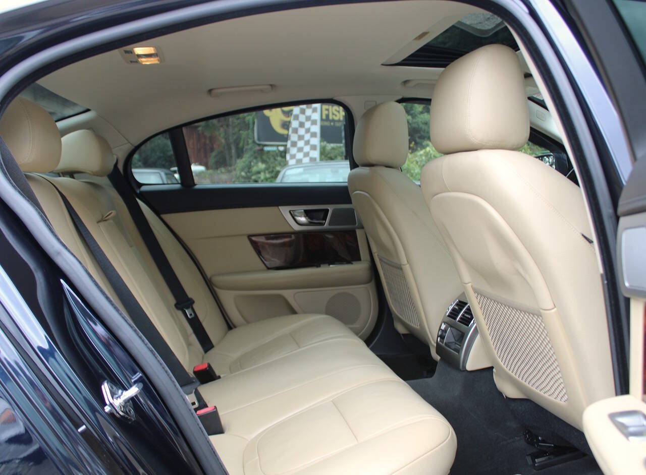 Used 2012 Jaguar XF RWD image 37