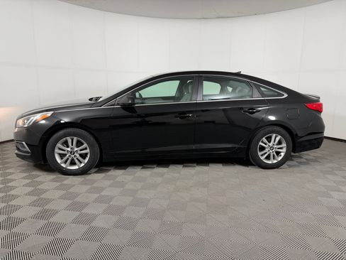 Used 2016 Hyundai Sonata SE FWD image 2