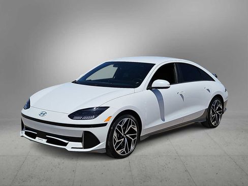 Used 2023 Hyundai Ioniq 6 SEL RWD image 4