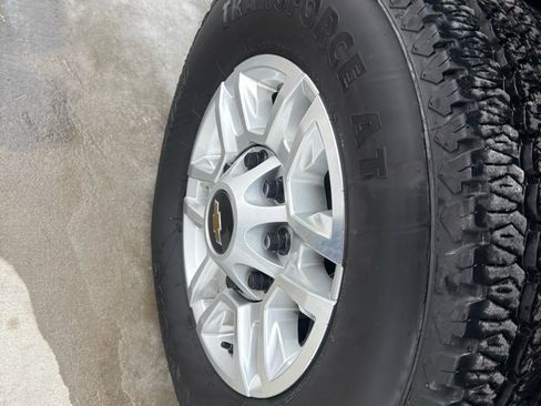 Used 2025 Chevrolet Silverado 2500 W/T w/ WT/CX Safety Package image 9