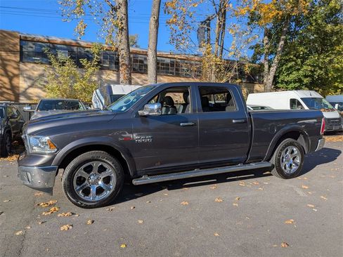 Used 2016 RAM 1500 Laramie w/ Convenience Group image 7