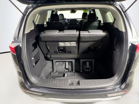 Used 2024 Kia Carnival LX FWD image 34