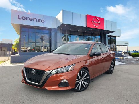 Used 2022 Nissan Altima 2.5 SR image 1