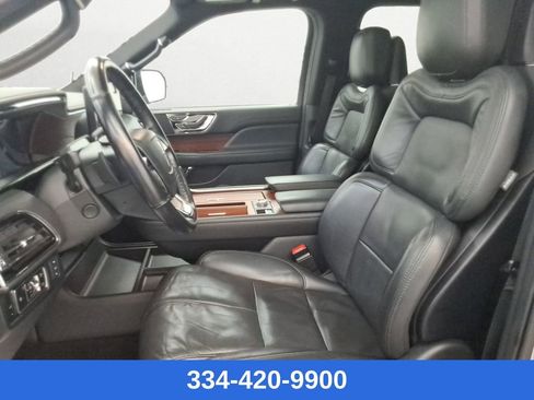 Used 2023 Lincoln Navigator Reserve image 12