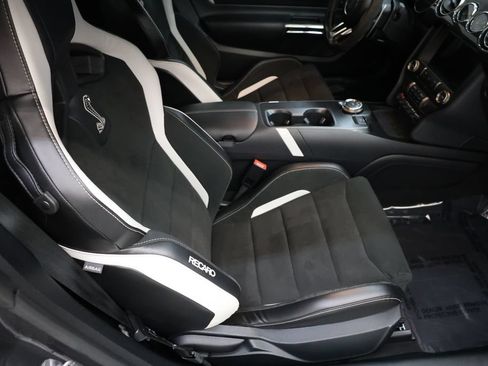 Used 2022 Ford Mustang Shelby GT500 w/ Carbon Fiber Track Pack RWD image 93