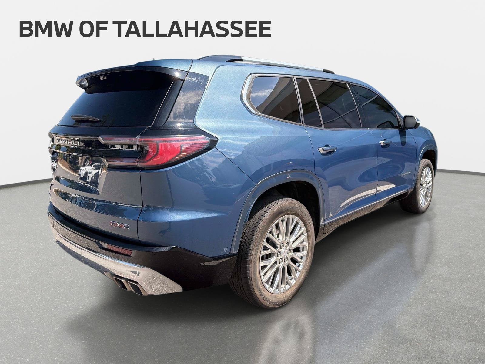 Used 2024 GMC Acadia Denali w/ Super Cruise Package FWD image 6