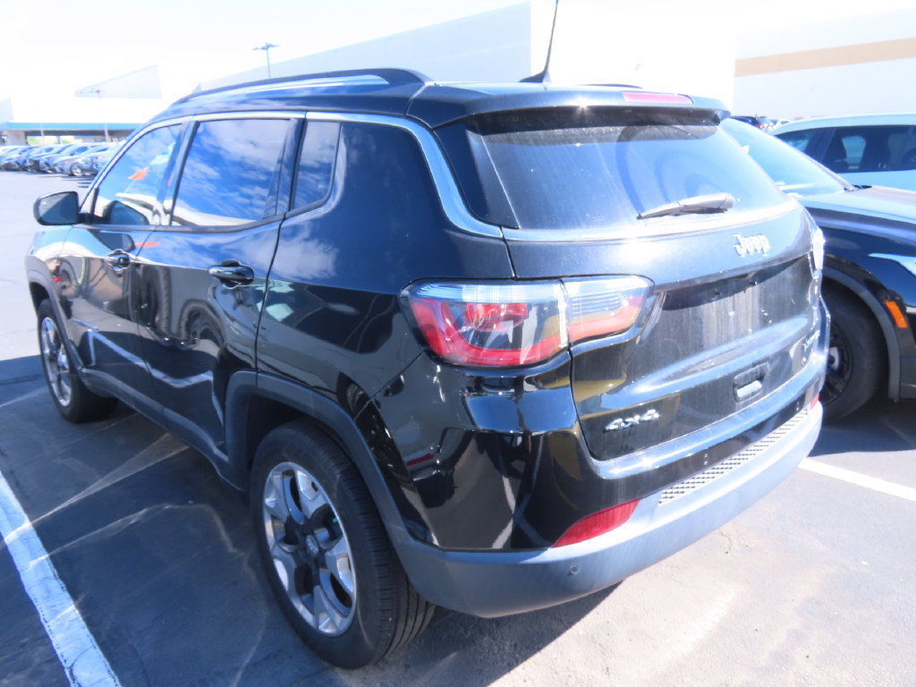 Used 2018 Jeep Compass Limited w/ Navigation Group AWD/4WD image 4