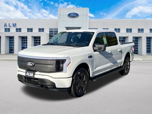 New 2025 Ford F150 Lightning Flash AWD/4WD image 1