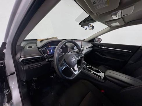 Used 2023 Nissan Altima 2.5 SV image 18