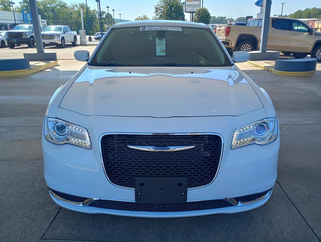 Used 2023 Chrysler 300 Touring RWD image 8
