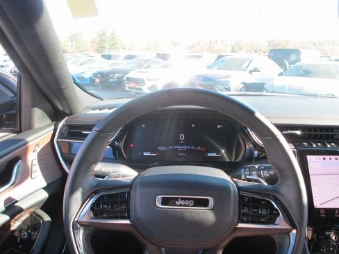 Used 2022 Jeep Grand Cherokee Summit w/ Adv Protech Group IV image 31