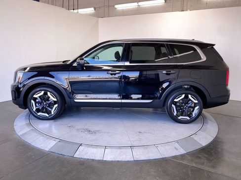 Certified 2023 Kia Telluride S w/ S Sunroof Package FWD image 2