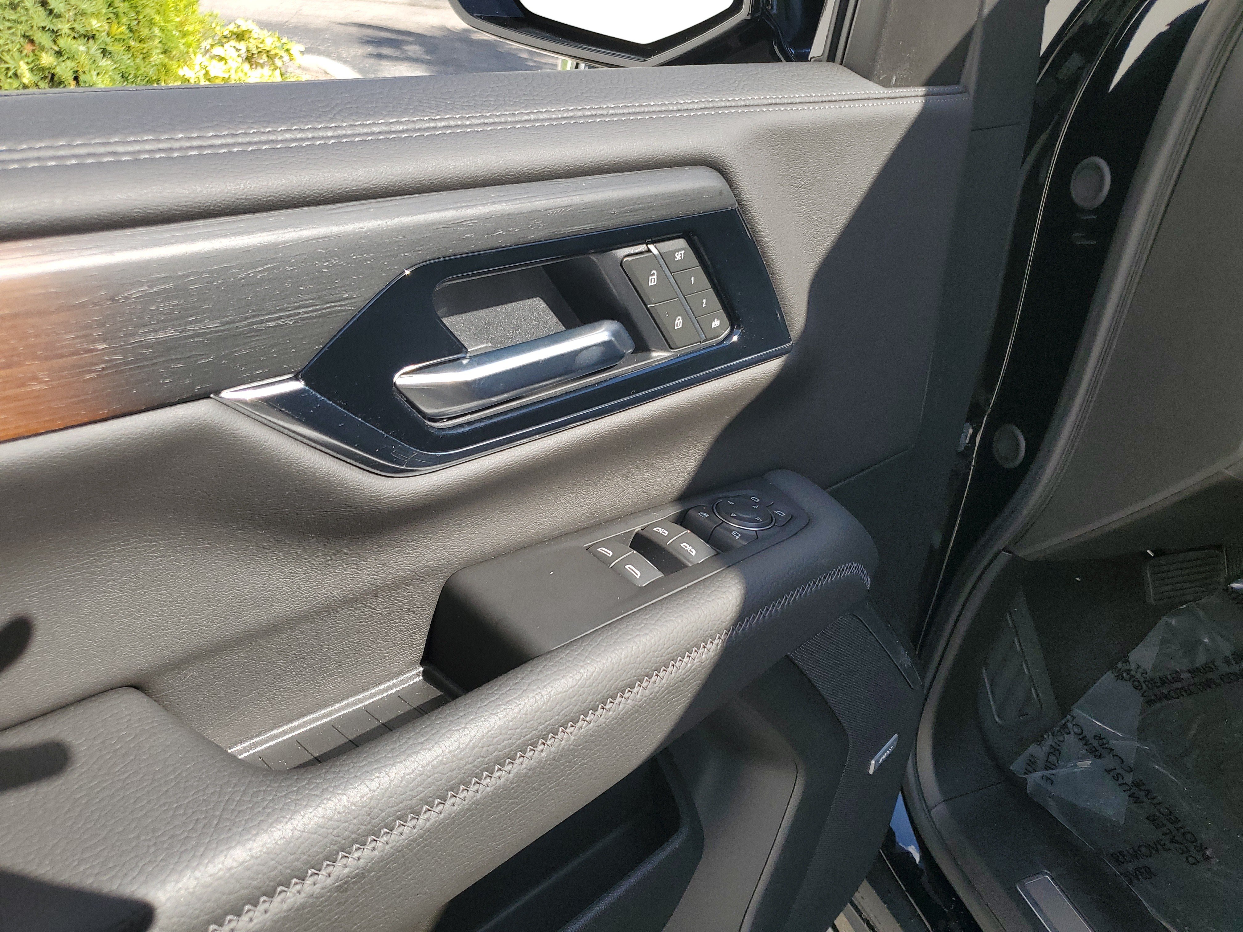 Used 2026 GMC Yukon Denali w/ Sun & Power Step Package RWD image 17