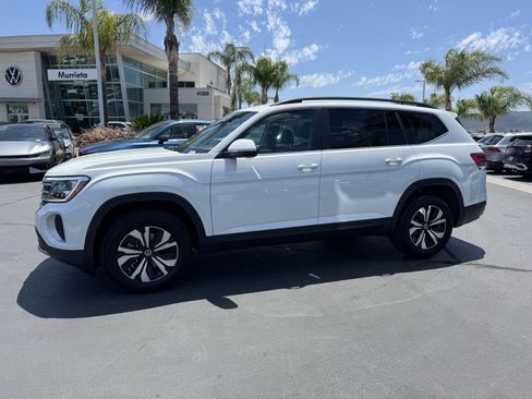 Certified 2025 Volkswagen Atlas SE FWD image 6