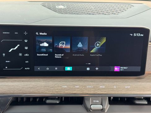 Used 2024 Kia EV9 Land image 28