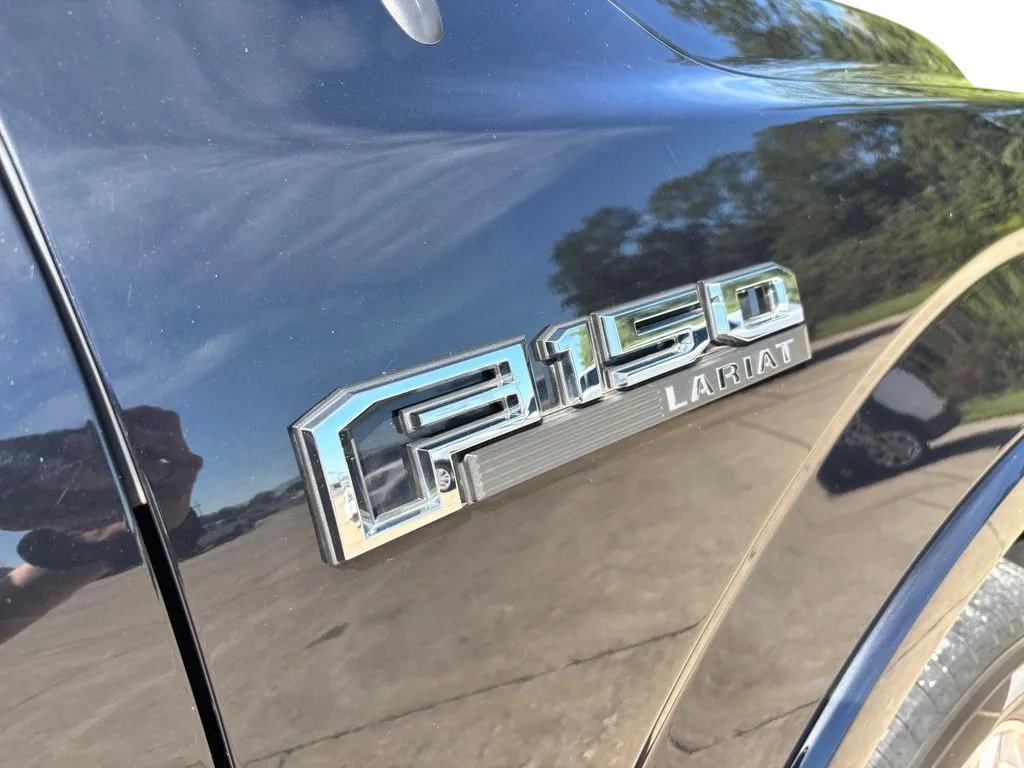 Used 2019 Ford F150 Lariat w/ Trailer Tow Package AWD/4WD image 9